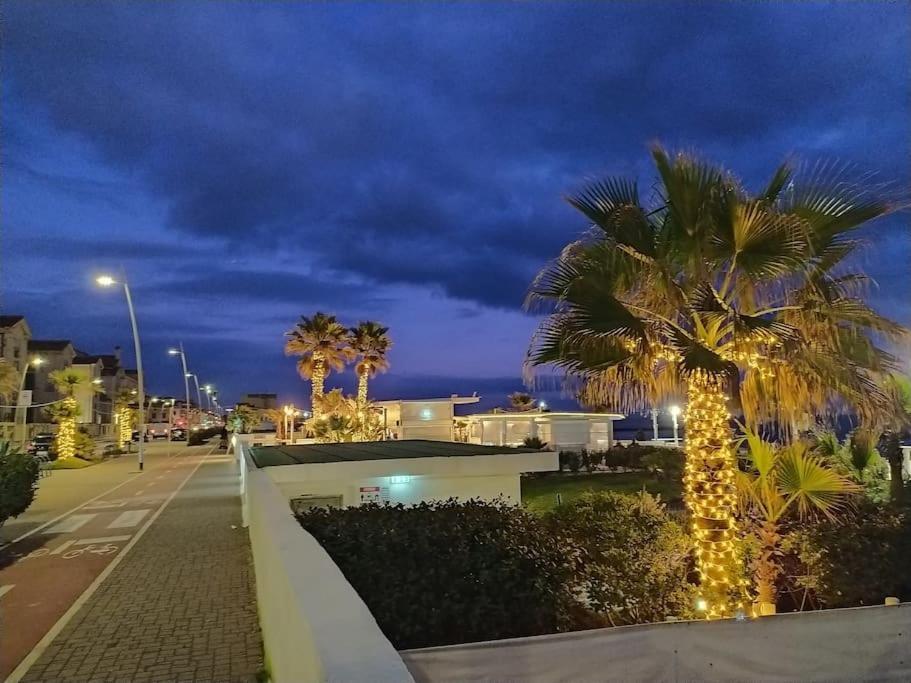 Sea Of Rome - Holiday Home Lido di Ostia Bagian luar foto