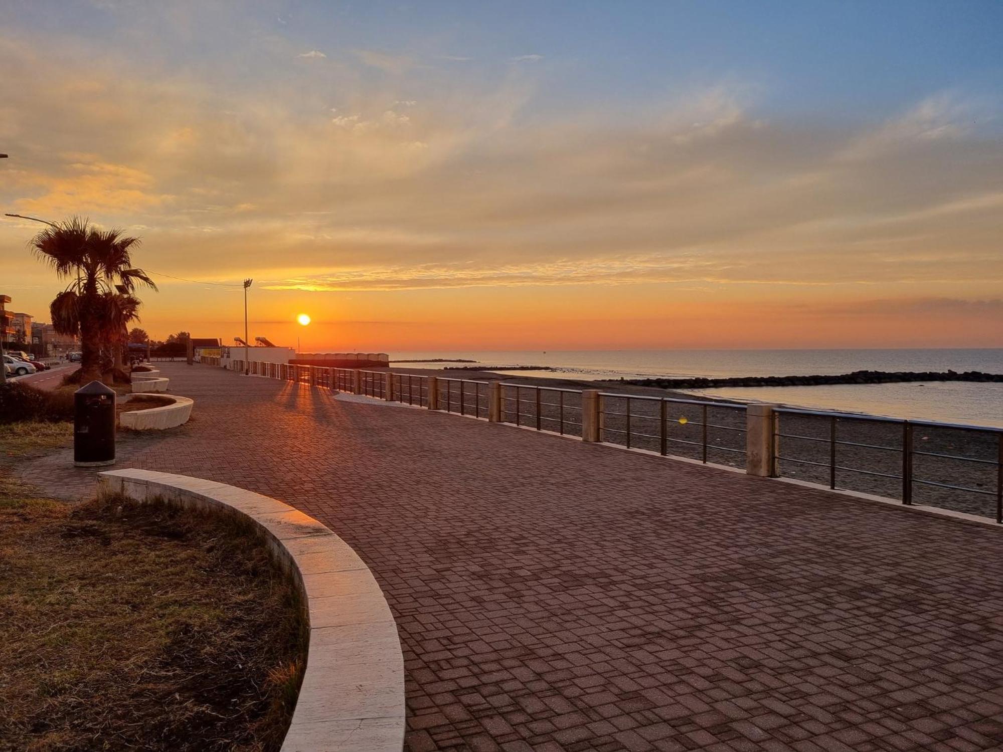 Sea Of Rome - Holiday Home Lido di Ostia Bagian luar foto